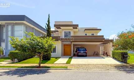 Excelente Sobrado com 380 m² - 4 SUÍTES (1 no térreo) - PRONTO PARA MORAR - 4 Vagas (2 Cobertas) Cond. Jardim do Golfe Urbanova