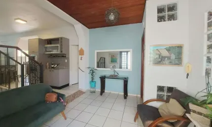 Casa assobradadade 4 dormitórios no parque industrial