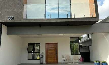 Casa Moderna e Espaçosa com Acabamentos de Alto Padrão e Hidromassagem na Suíte Master