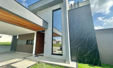 Casa Térrea de Alto Padrão no Reserva Aruanã - Pronta para Morar com 3 Suítes e Acabamento Premium!