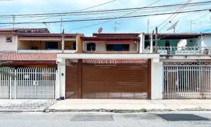 Sobrado à venda na Vila Santa Izabel em Taubaté com 3 dormitórios e 4 vagas de garagem