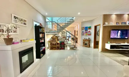 Casa à venda no Condomínio Altos da Serra 6 em São José dos Campos