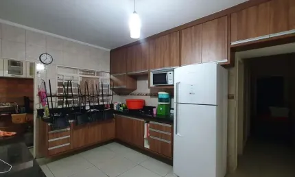 Sobrado a venda localizado no Bosque dos Ipês, com 3 dormitórios, sendo 1 suíte!