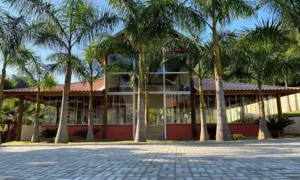 Área com salão à venda com 5.000m2 no Jardim Uirá em São José dos Campos