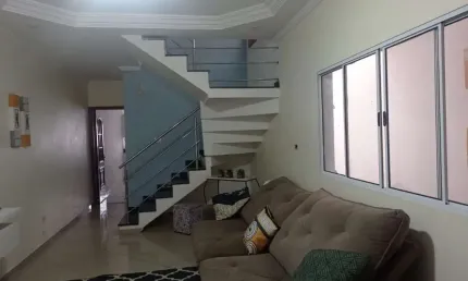 Sobrado com 3 dormitórios no Vista Linda em São José dos Campos