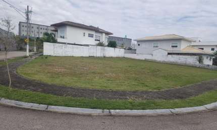 Terreno em condomínio no Jardim Aquarius com 708 m2