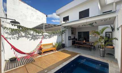 Casa no bairro Jardim das Industrias em São José dos Campos