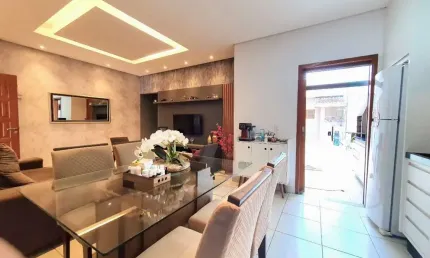 Linda casa no bairro villa branca com 3 dormitorios sendo 1 suite