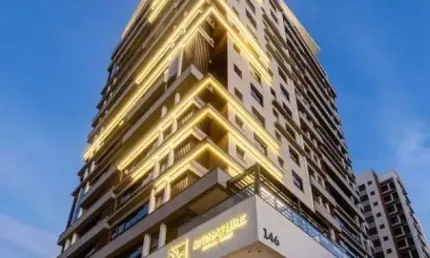 Apartamento com 67 m² e , com 2 dormitórios, sendo 1 suíte, varanda gourmet integrada com sala e cozinha, lavabo, e 1 vaga de garagem com hobby box.