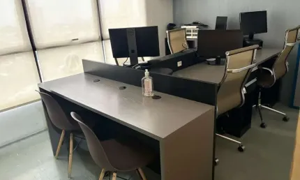 Sala comercial a venda, localizada no centro de são josé, com 49m², 1 vaga de garagem!