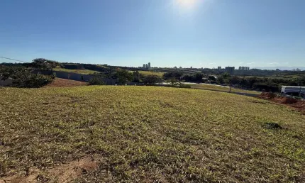 Terreno no condomínio altos da quinta - torrão de ouro - 756m² em aclive