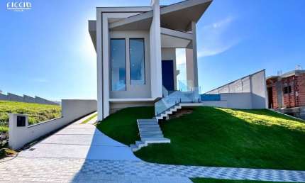 Casa Nova nunca habitada à venda no Urbanova - Sobrado com 5 SUÍTES com Elevador e Piscina Aquecida Cond. Reserva do Paratehy 650 m² de área - SJC