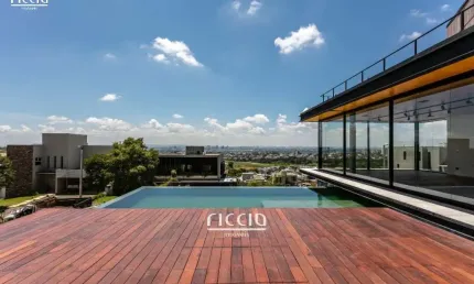 Casa à venda com 5 Suítes no Urbanova - Luxuosa c/ 819 m² Construção/Elevador/Piscina Aquecida - SJC/SP