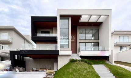 Casa à venda no Urbanova - Sobrado com 435 m² de Construção, Pronto para Morar -4 SUÍTES Cond. Reserva do Paratehy, 900 m² de Terreno - S.J.Campos/SP
