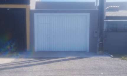 Casa com 2 quartos para alugar na Rua Waldomiro Daldigan, 150, Uberaba, Curitiba