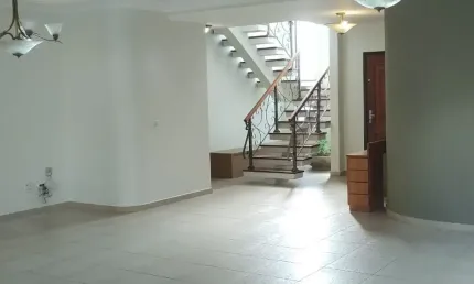 Oportunidade: Casa maravilhosa, 4 suítes, Cond. fechado, piscina, área gourmet.