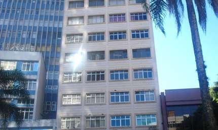 Sala comercial com 4 salas para alugar na Praça Zacarias, 36, Centro, Curitiba