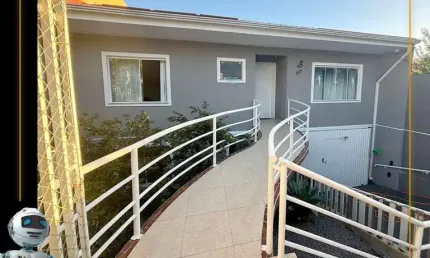 Casa com 4 quartos à venda na Rua Lídia Wosch, Santa Cândida, Curitiba, 550 m2 por R$ 990.000