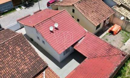 Vendo casa em condomínio - 2 quartos - churrasqueira