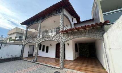 Casa com 5 quartos, 400m², à venda em Itaboraí, Centro