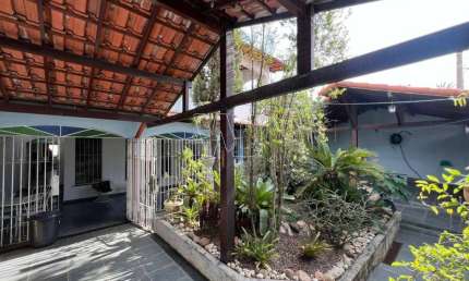 Casa à venda em Itaboraí, Centro, com 4 quartos, 200m²