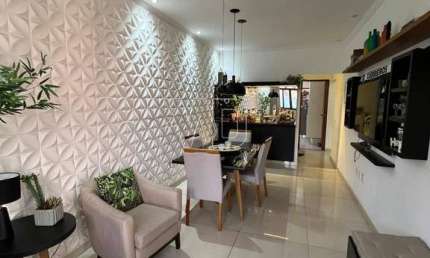 Casa reformada, possui  4 quartos/2suítes em  Itaboraí - RJ