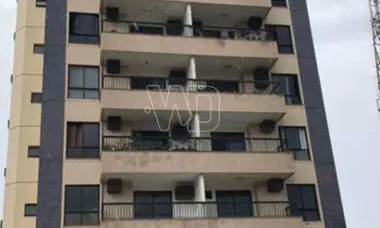 Apartamento 2 qtos medindo 100m², varandão, salão amplo, dependência de empregada.
