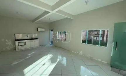 Vendo casa grande com terreno de 400m² - Aceita financiamento