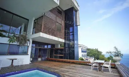 Casa com Vista Panorâmica, 7 Quartos e 4 Vagas no Joá - RJ Brasil
