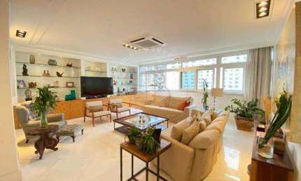Apartamento à Venda Com Quatro Quartos e Uma Vaga em Copacabana - RJ