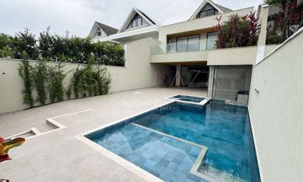 Casa no Blue Houses com 5 suítes, Barra da Tijuca - RJ