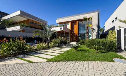 Casa primeira locação Alphaville, 4 suítes com elevador.