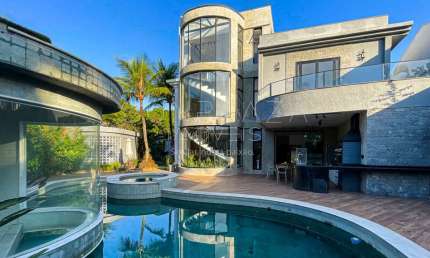 CASA À VENDA NA BARRA DA TIJUCA – CONDOMÍNIO VIVENDAS DO BOSQUE