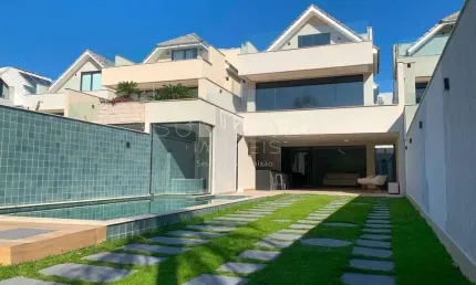 Casa com 4 quartos, sendo 4 suítes para locação, na barra da tijuca - condomínio rio mar