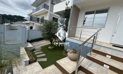Casa de 4 Dormitórios com 326 metros privativos mobiliada em São José