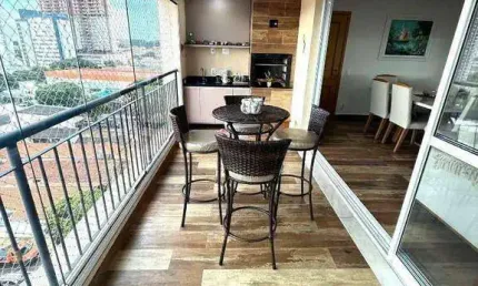 Apartamento amplo, com 03 suítes, localização privilegiada.
