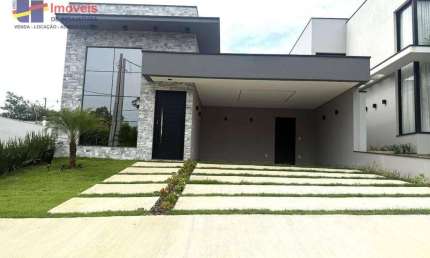 Casa Térrea em Condomínio Fechado, Alto Padrão, 03 suítes, área gourmet, piscina.