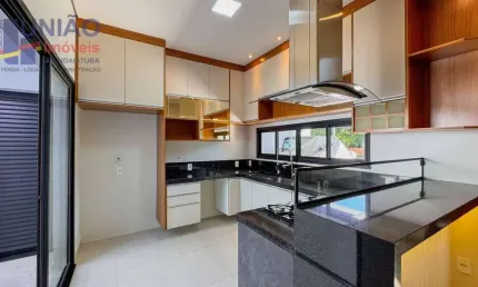Casa a venda em Indaiatuba - condomínio fechado - 03 suítes