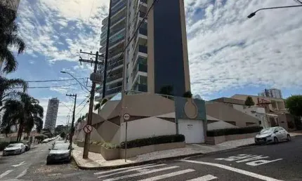 Lindo apartamento com 137m²de área útil, localização privilegiada.