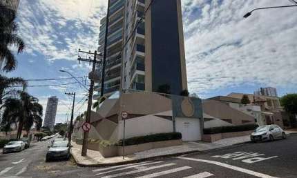 Lindo Apartamento com 137m²de área útil, localização privilegiada.