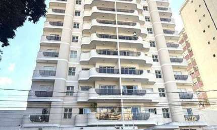 Apto Amplo a venda com 159m² de área útil, localização privilegiada, armários em todos os ambientes.