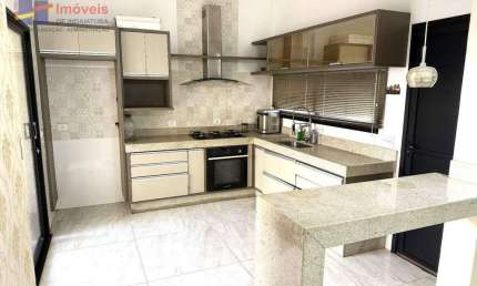 Casa para Locação em Indaiatuba/SP, Condomínio Fechado em Indaiatuba/SP, 03 dormitórios (sendo 01 suíte), planejados em todos os ambientes.