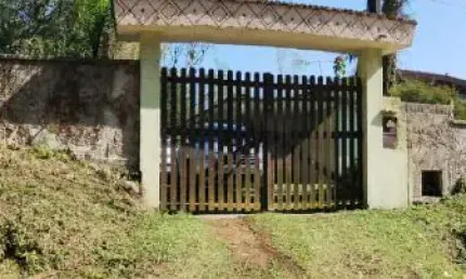 Chácara / sítio com 3 quartos à venda na Rua Benedito Jandiro Soares, Chácara Lídia Maria, Embu-Guaçu