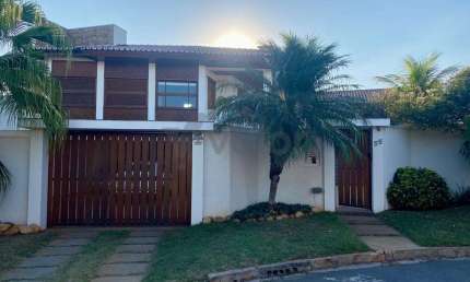 Casa com 3 quartos à venda na Esmeralda, 55, Parque São Quirino, Campinas, 309 m2 por R$ 1.500.000
