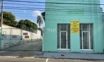 Imóvel comercial para locação no Bairro Centro, imóvel totalmente térreo com 200m² de área construída