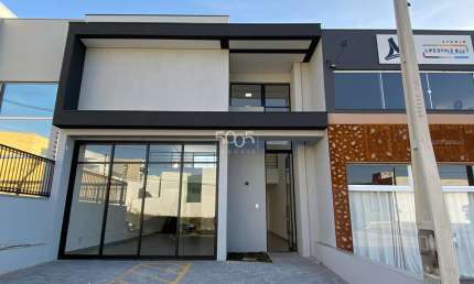 Imóvel comercial para locação no Bairro Itu Novo Centro com 200m² de área construída, com 04 banheiros.