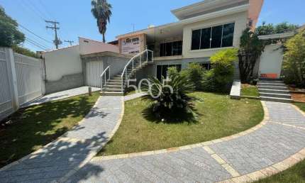 Imóvel comercial para locação no Bairro Brasil em Itu, com 5 salas, 249m² de construção.