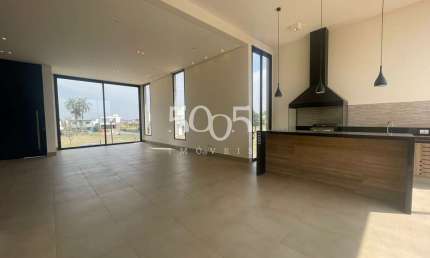 Casa disponível para locação em condomínio térrea no Cond. Villas do Golf em Itu, 3 suítes, 268m² de área construída