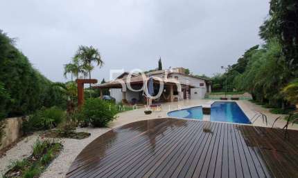 Casa para Venda e locação no condomínio Haras Paineiras em Salto com 465m² de Área construída em 1715² área total, com 4 suítes