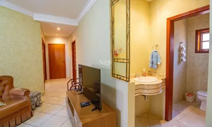 Casa à venda no bairro presidente médici em itu, com 275m² de área construída em um terreno de 400m²
